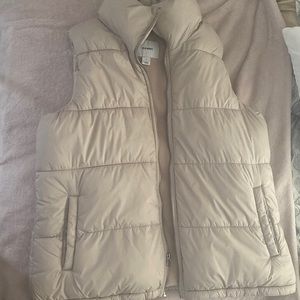 Old Navy Puffer Vest